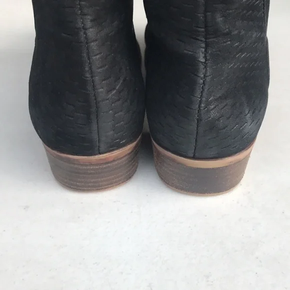 LUCKY BRAND | Black Perforated Leather Ankle Boots Booties Size 8.5 - Picture 4 of 6
